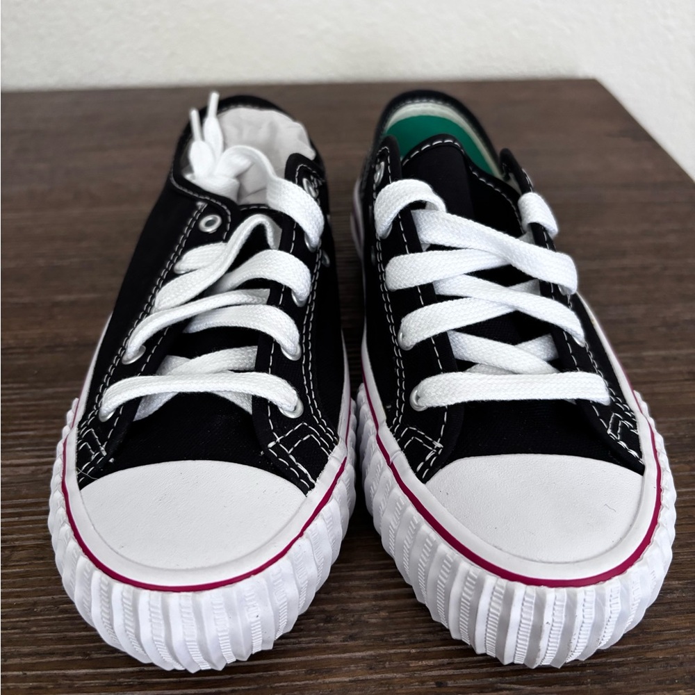 Pf Flyers Black LOW REIS sneakers in kids size 3